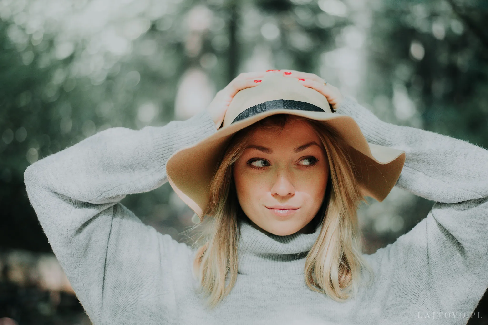 Professional headshot of actress Maryla Morydz 22