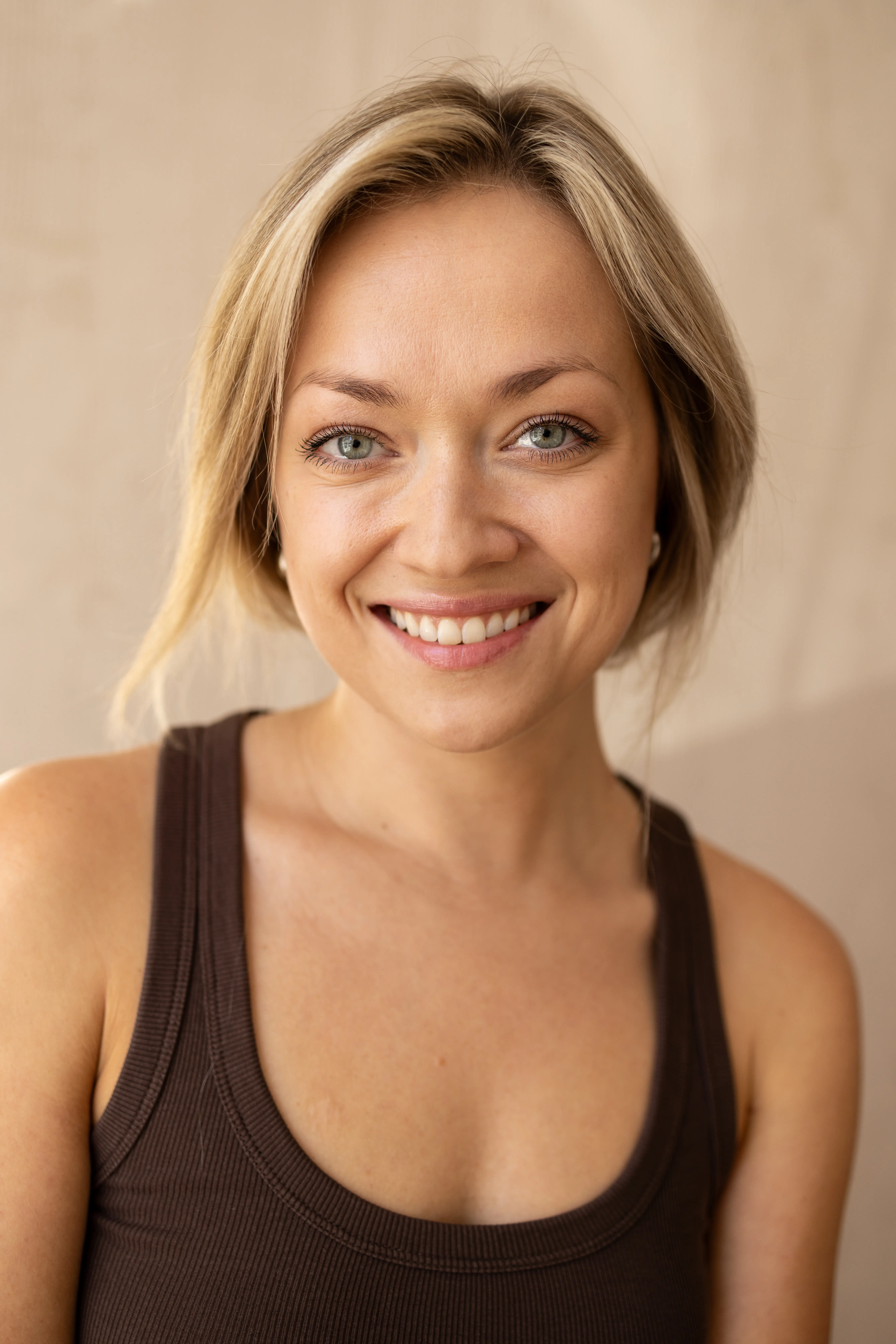 Professional headshot of actress Maryla Morydz 6
